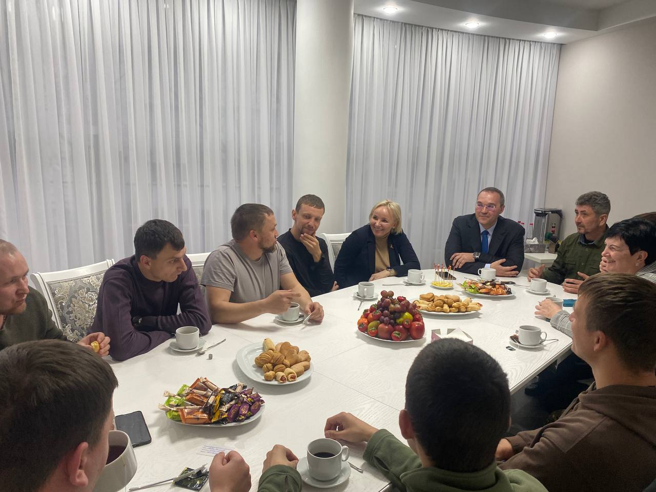 В Новороссийске Начальник Управления по работе с регионами фонда «Защитники Отечества» встретилась с ветеранами СВО
