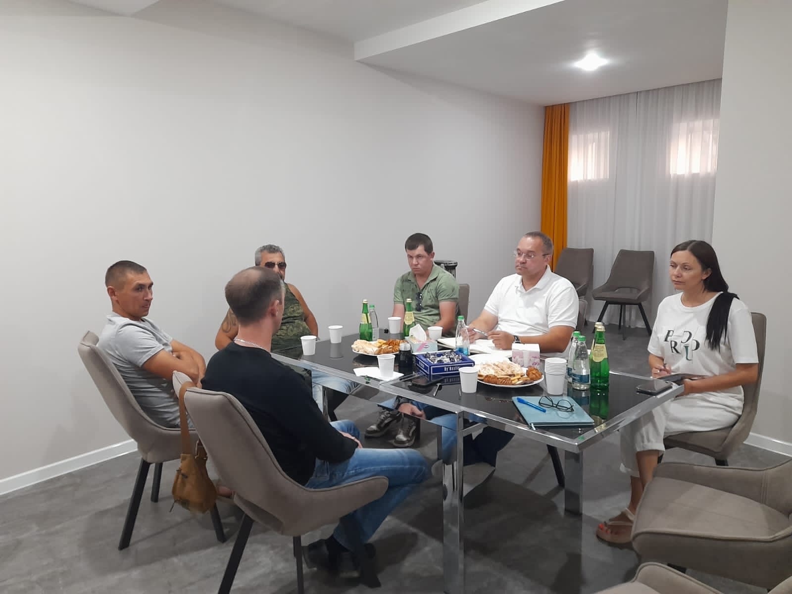 Встреча с ветеранами СВО прошла в Новороссийском подразделении фонда "Защитники Отечества"